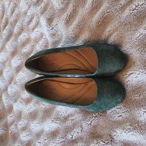 Green Suede Clarks Pumps
